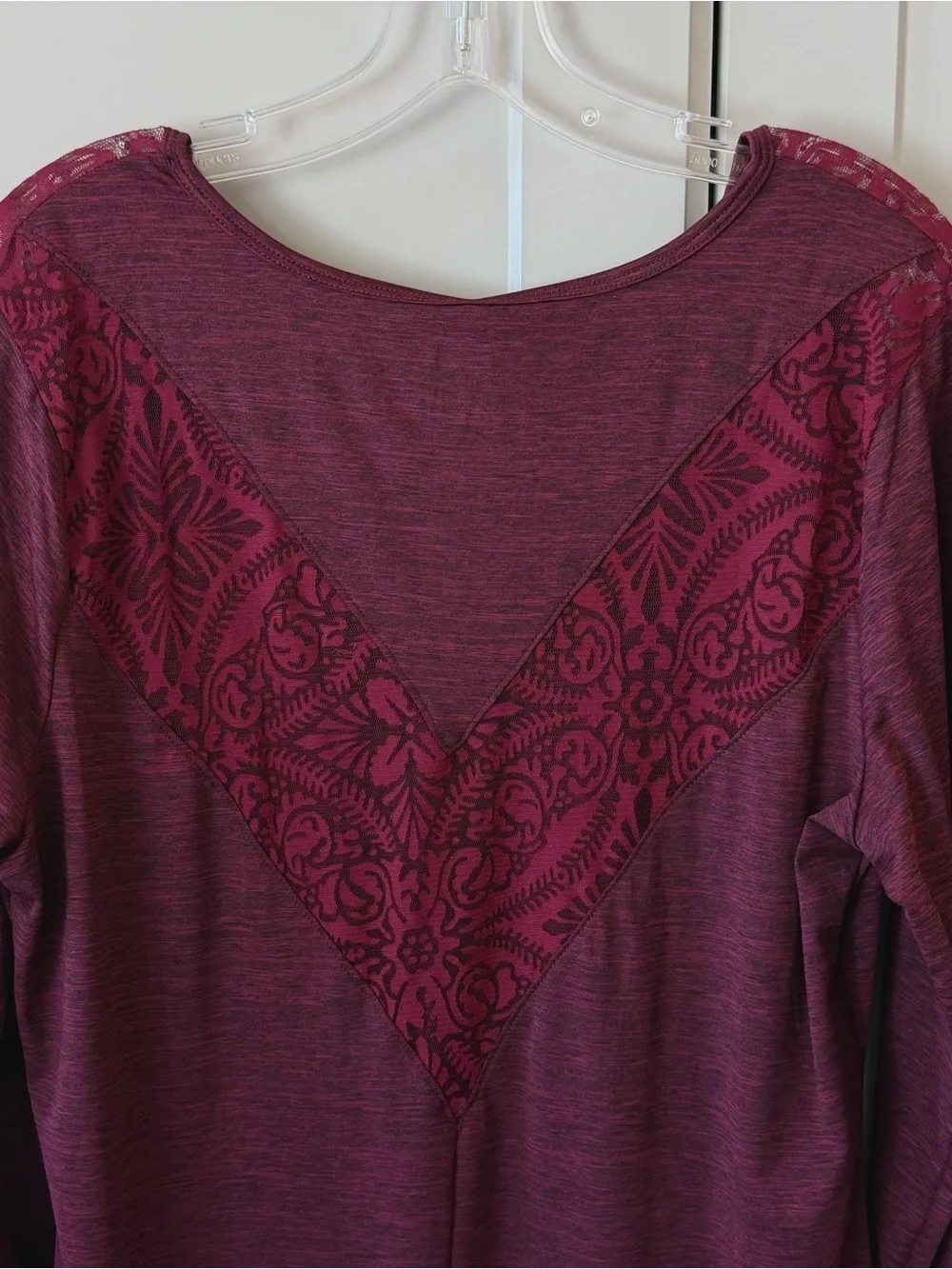 NWT Maurices In Motion Womens XL Burgundy Long Sleeve V-Neck Top Exercise Casual